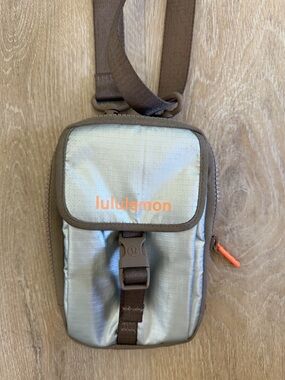 lululemon athletica Small Crossbody belt Bag in Light Silver and Brown
